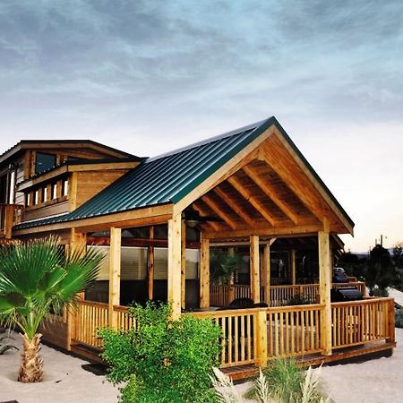 Pirate Cove Resort & Marina Needles Esterno foto