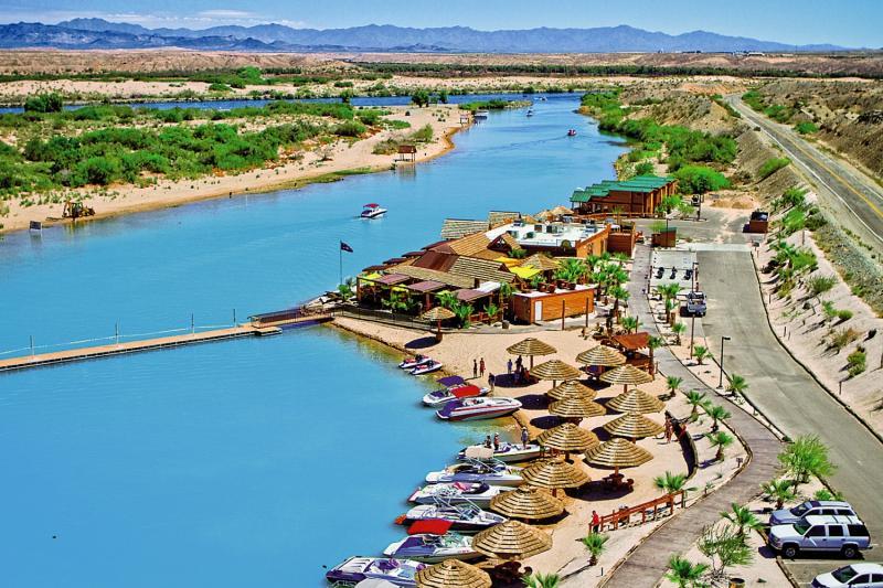 Pirate Cove Resort & Marina Needles Esterno foto