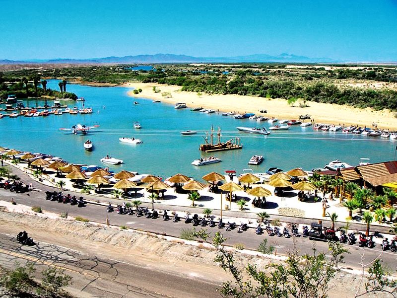Pirate Cove Resort & Marina Needles Esterno foto