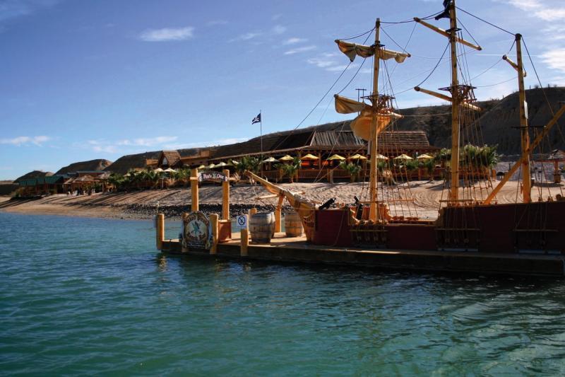 Pirate Cove Resort & Marina Needles Esterno foto